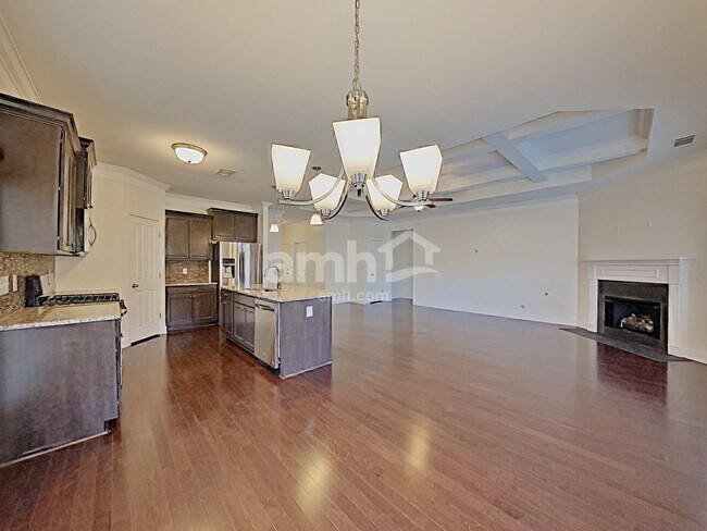 Photo - 1172 Frewin St