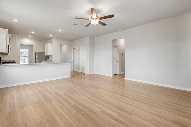 Photo - 401 San Miguel Crk Dr