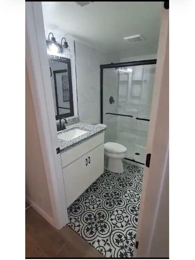 Photo - 1965 SW Silver Pine Way Unidad #118 E-1