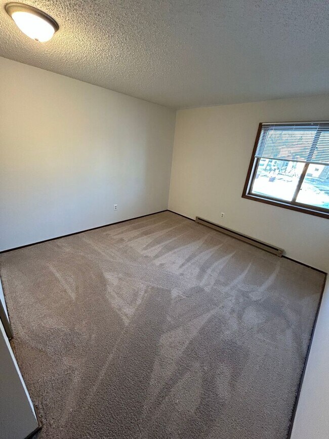 Photo - 1 Bedroom 1 bathroom apartment on the second floor Unit RHS LONS-#13