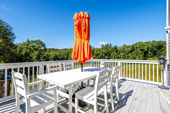22 White Pine Dr