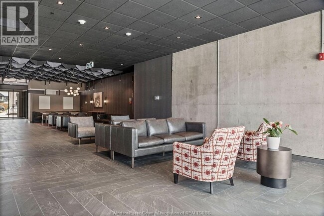 Photo - 1624 Lauzon Rd Unité 802