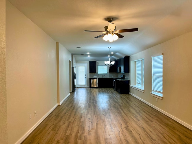 Photo - Modern 3 Bedroom Home with Office and Covered Patio in Marion