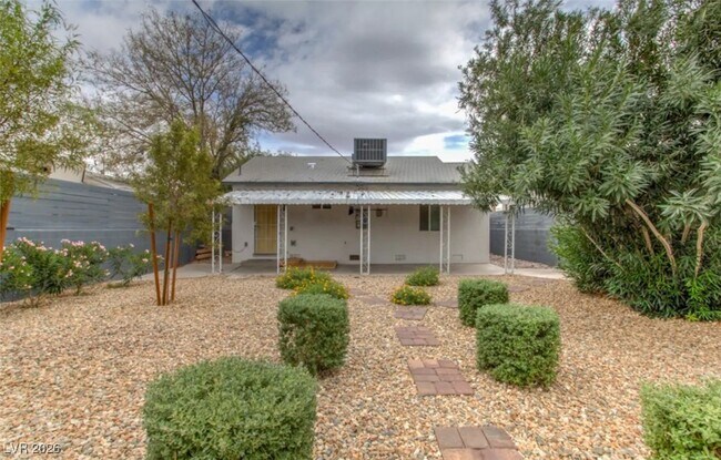 Photo - 308 S 10th St