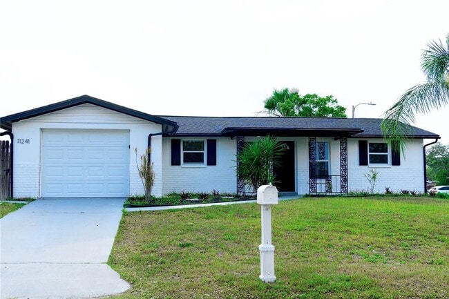 Building Photo - 11241 Yewtree Ave