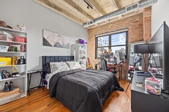 Photo - 18091 E 40th St
