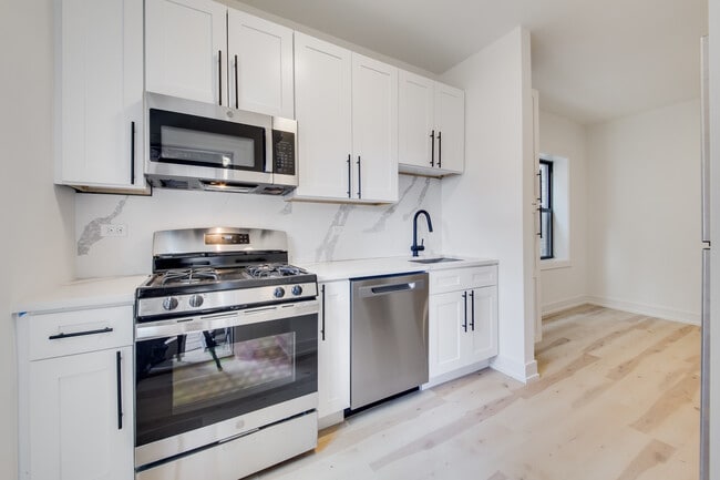 Photo - 3052 W Cortland St Unidad 103