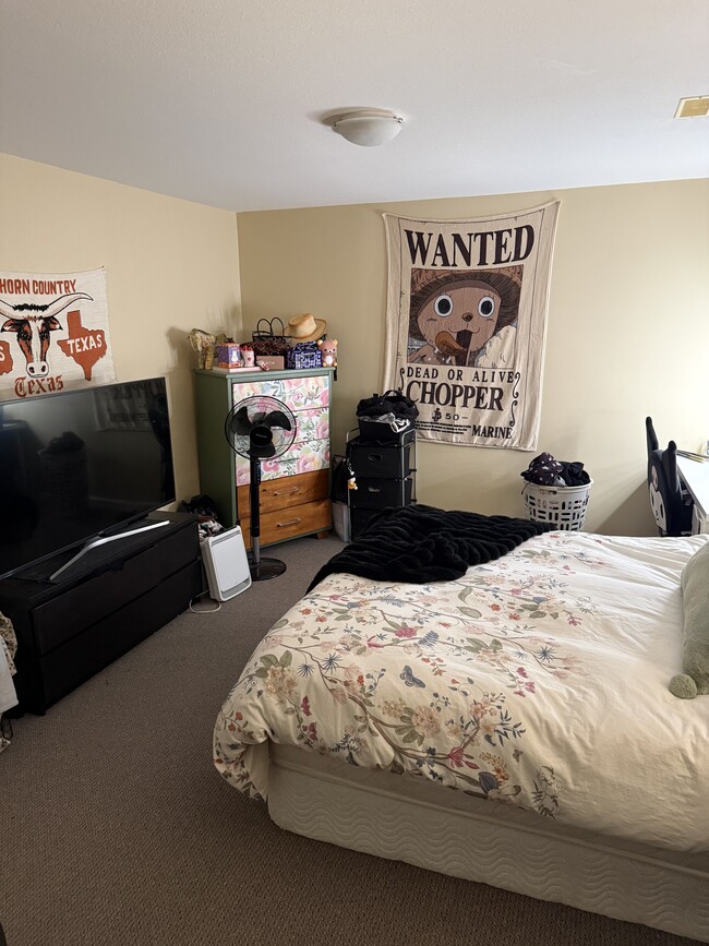 Photo - 6195 168 St