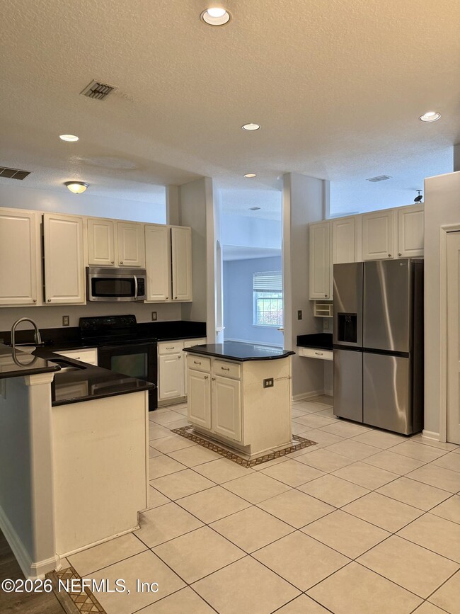 Photo - 12255 Lake Fern Dr E