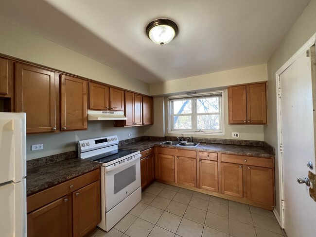 Photo - 560 Princeton St Unit A2W