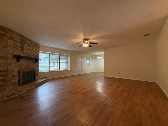 Photo - 305 Kimberly Dr