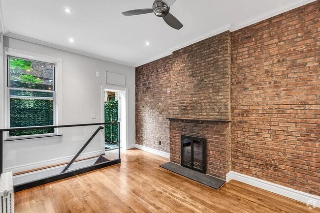 Building Photo - 562 Hudson St Rental