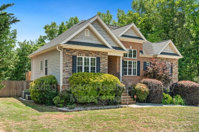 Photo - 187 Marbrook Dr