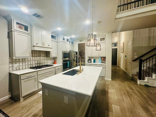 Photo - 18531 Wolf Mountain Ln
