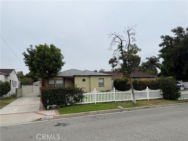 Building Photo - 527 S Orchard Dr