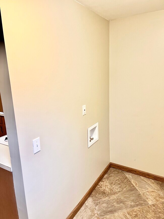 Photo - 116 Bush St Apartments Unit B