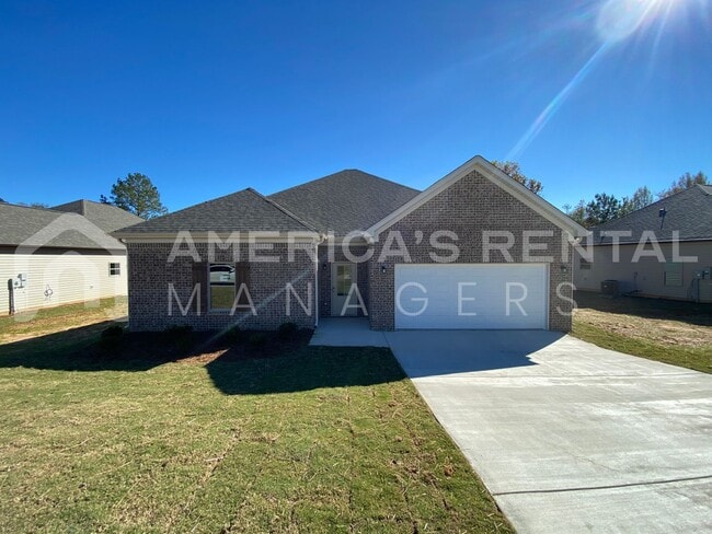 Building Photo - Home for Rent in Lincoln, AL!!! View with 48 Hours Notice!