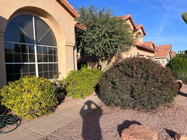 Photo - 3500 SFT home, 5 Bed 3 bath with POOL and 3 car garage