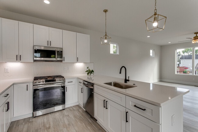 Photo - 1715 Kellow St