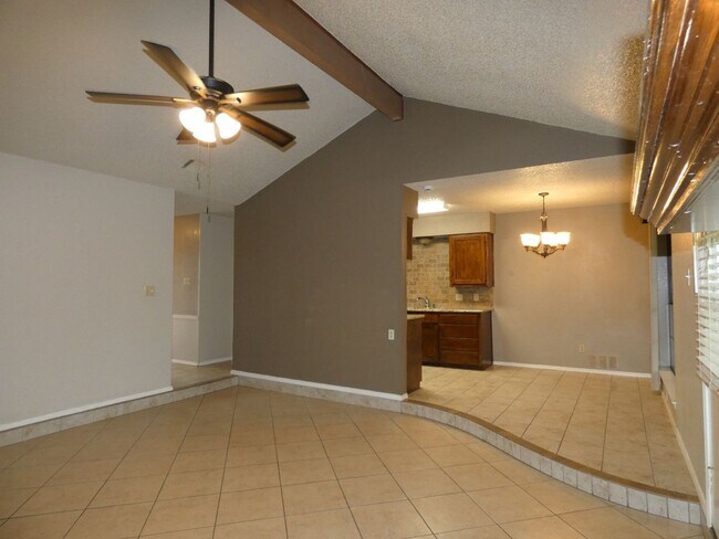 Photo - 325 Asbury Dr