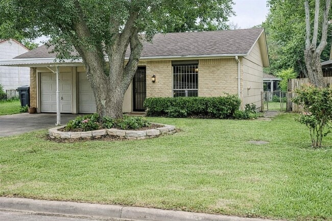 Building Photo - 10818 Long Gate Dr