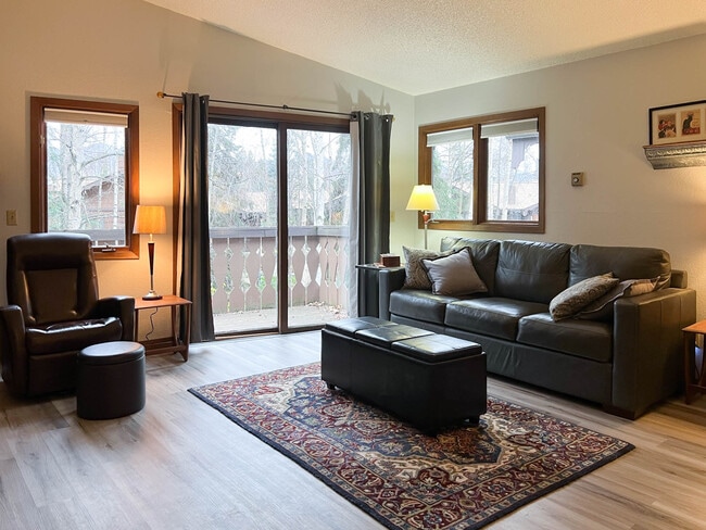 Photo - 4764 Mills Dr