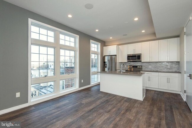 Building Photo - 1340 S 13th St Unit 3B