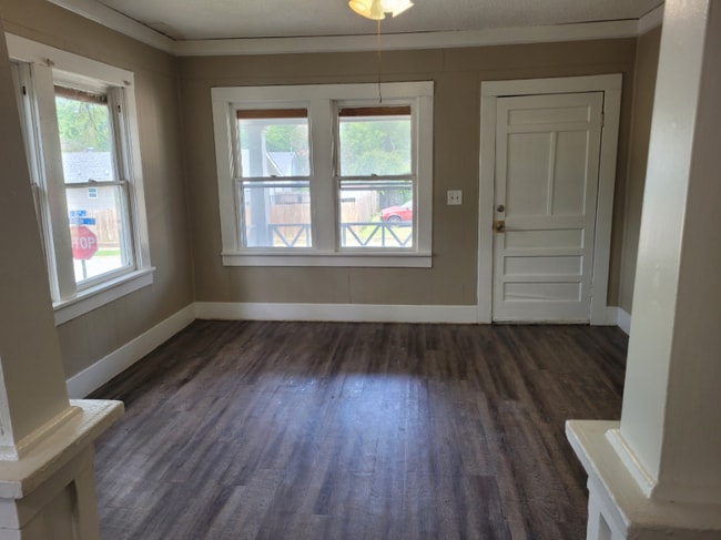 Photo - 2200 Dodson Ave