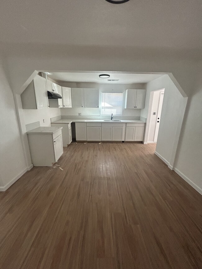 Photo - 413 S H St