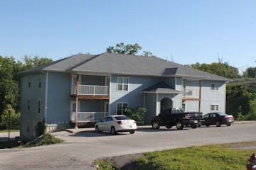 Primary Photo - 1045 Red Bud Dr Apartments