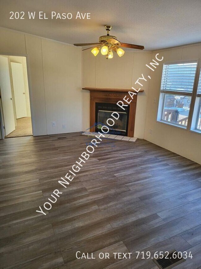 Photo - 202 W El Paso Ave