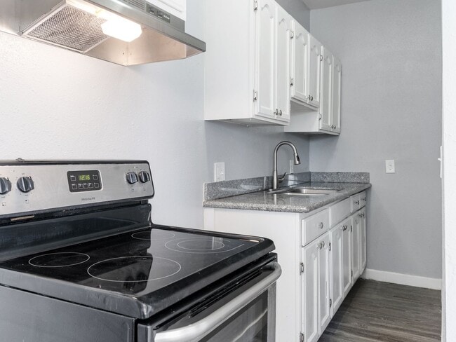 Photo - 2212 Myrtle Ave Unit 01