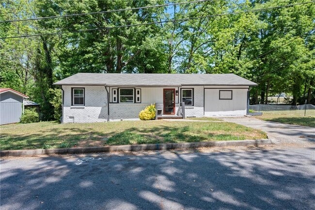 Building Photo - 100 Pine Cir