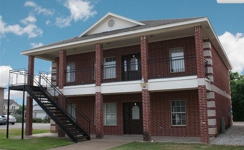 Bear Gardens Apartments - Bear Gardens Apartments