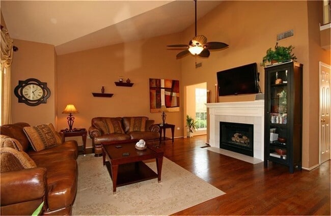 Photo - 7 Thrush Grove Pl