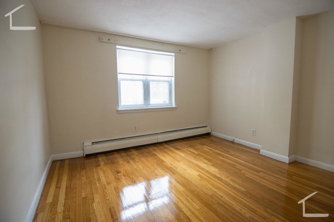 Building Photo - 10 Vinal St Unit 4