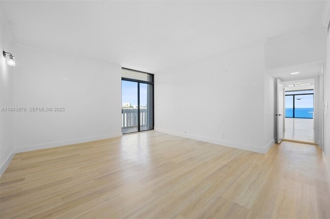 Photo - 19355 Turnberry Way Unit PHK