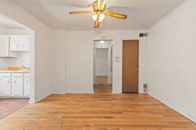 Photo - Colonial Terrace