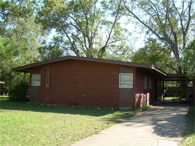 Building Photo - 1908 Skylane Dr Rental