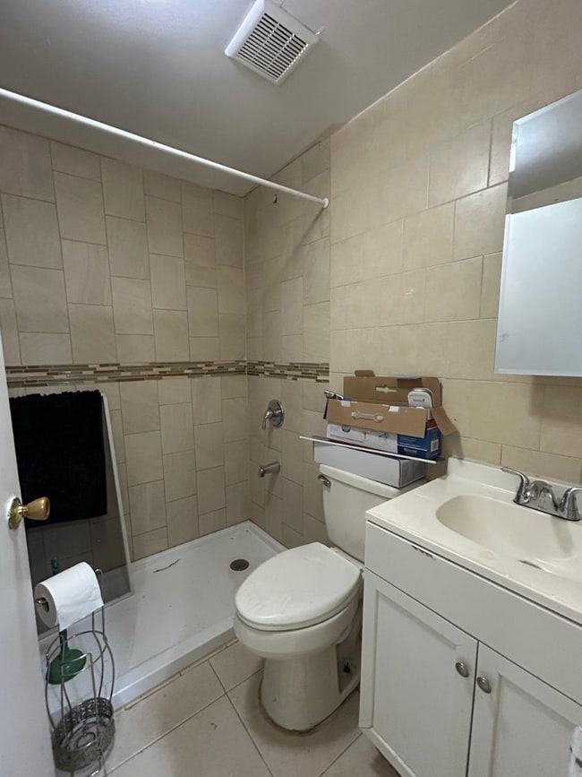 Photo - 434 Rutland Rd