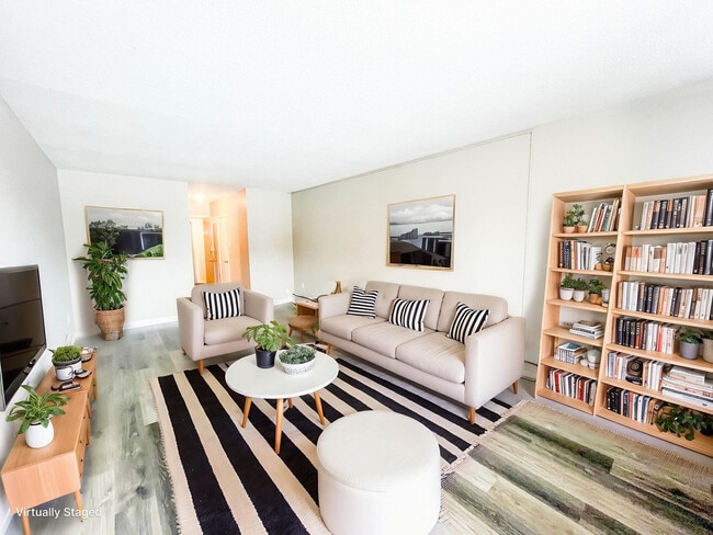 Building Photo - Rob 4020