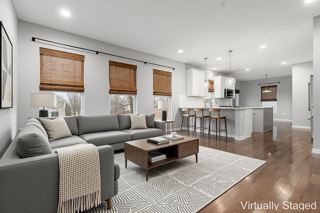 Building Photo - Luxury Living in Minerva Park!