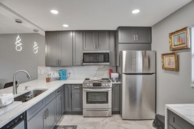 130 NE 26th Ave Unit 307