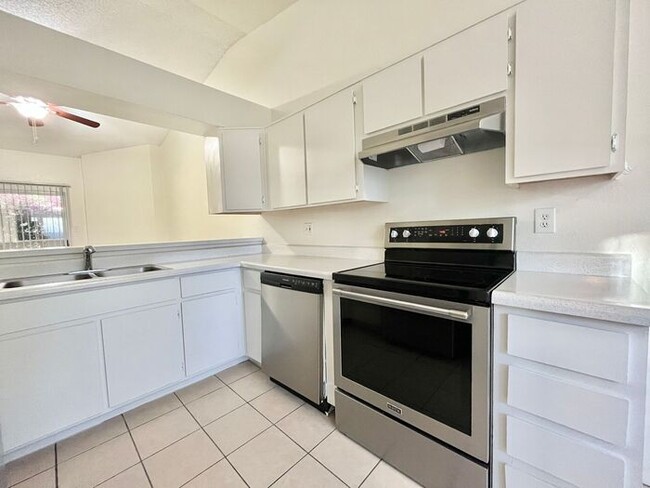 Photo - 16818 N 56th St