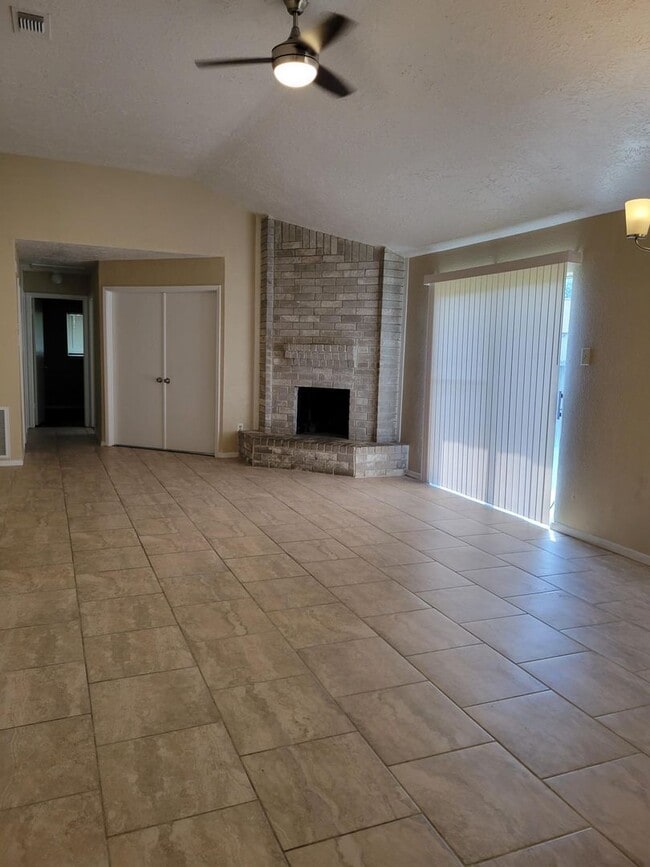 Photo - 1-Story, 3 bedroom Available! Section 8 Ac...