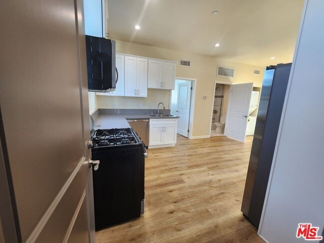 Photo - 2726 Cochran Ave Unit 202