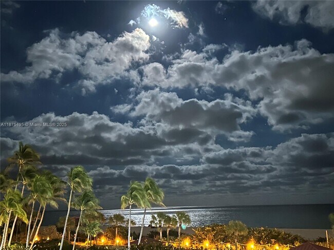 Photo - 2555 Collins Ave Unidad 403