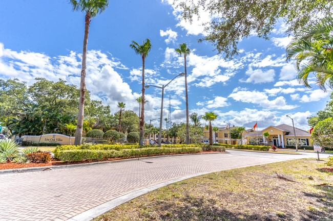 Live Oak Villas