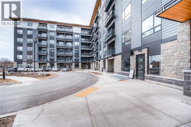 Photo - 251 Northfield Dr E Unit 108