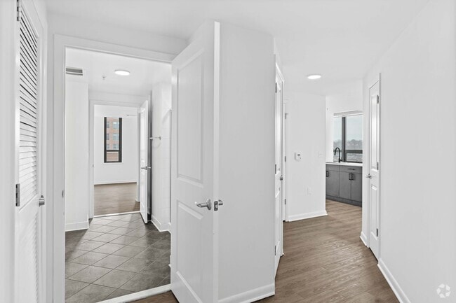2BR, 2BA - 1,158SF - Hallway